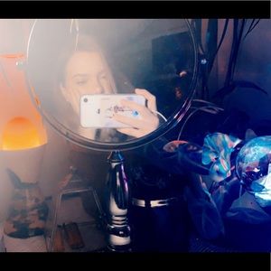 Meet your Posher, Chloe